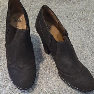 Sofft Black Heeled Boots with Sleek Design